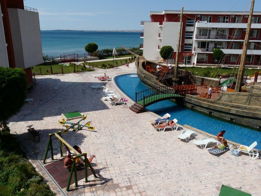 Private Apartments In Privilige Fort Beach Elenite Exterior foto