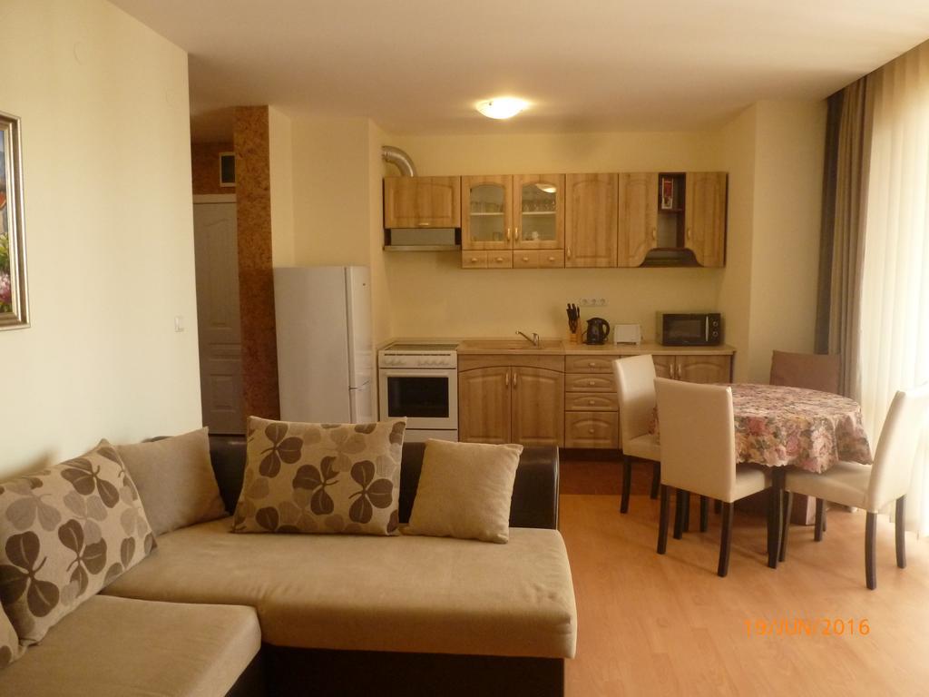 Private Apartments In Privilige Fort Beach Elenite Exterior foto